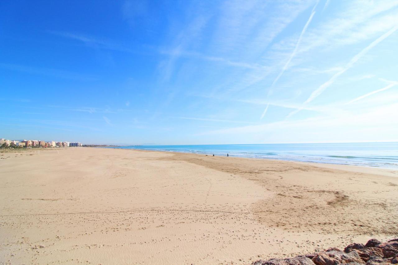 Global Properties, Apartamento De 4 Habitaciones A 100 M De La Playa Puerto de Sagunto Luaran gambar